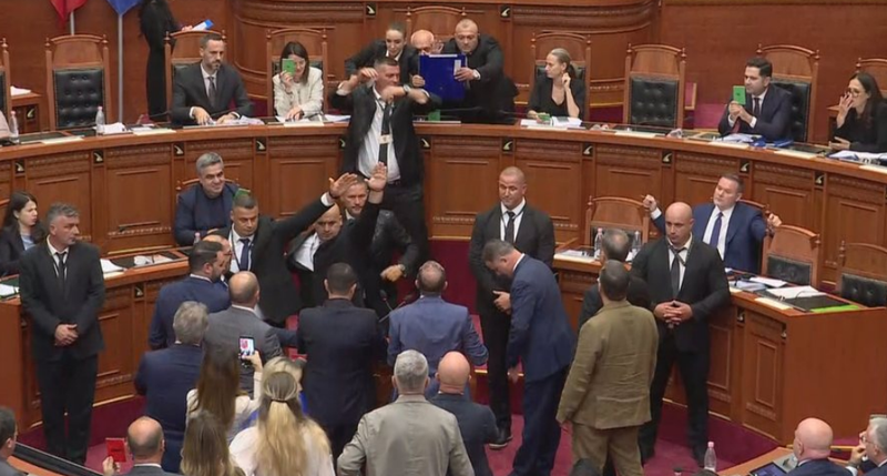 Gazment Bardhi is expelled from the session after throwing water at Rama during