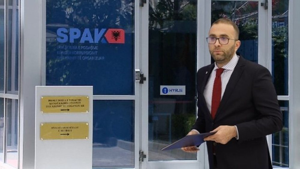 Kapërcimi i Gazment Bardhit nga mbështetës në protestues