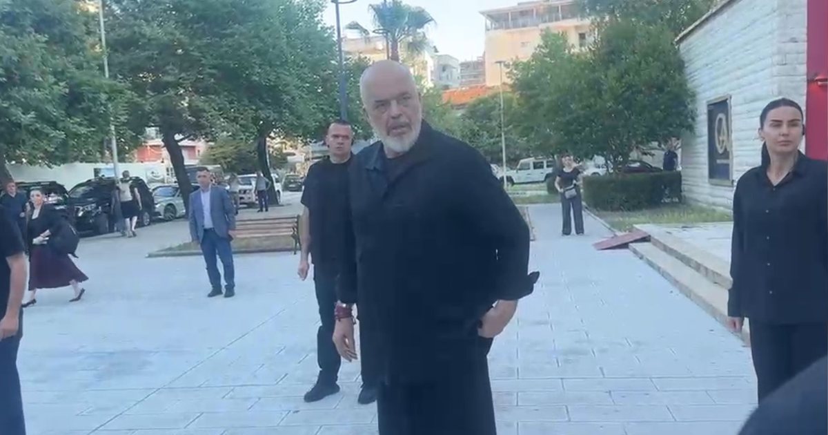 Rama i përgjigjet gazetarit italian  Unë i gjunjëzohem vetëm Giorgia Melonit