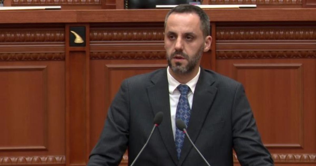  Trajtimi çnjerëzor i Metës në paraburgim   Lamallari i përgjigjet Blushit  Ish presidenti trajtohet njësoj me të tjerët