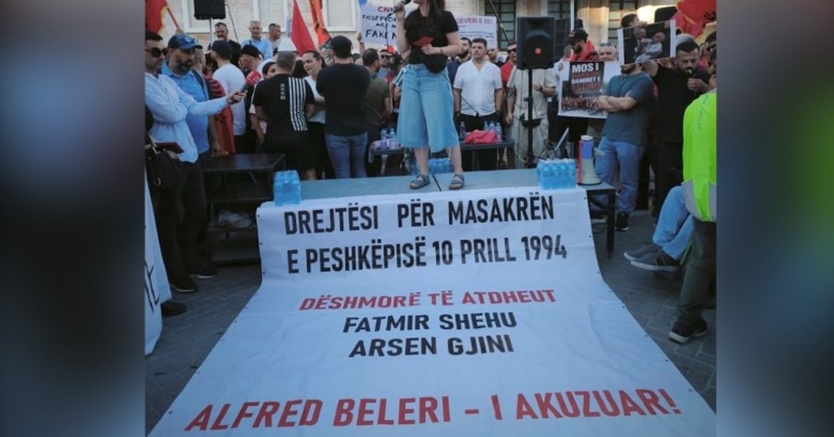  Fredi Beleri   I akuzuari   protestuesit kërkojnë drejtësi për Masakrën e Peshkëpisë