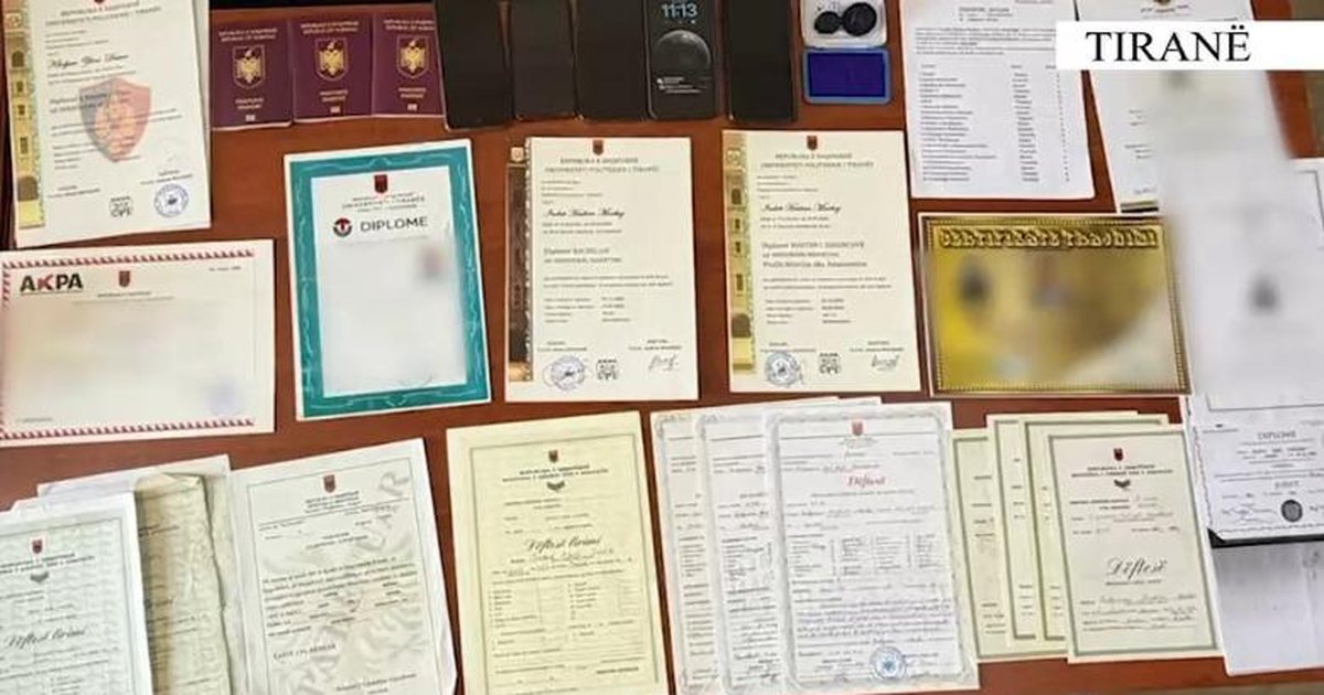 Falsifikonin diploma dhe certifikata për 5000 euro  arrestohen 3 persona  kishin ngritur laborator në Rrushkull  VIDEO 