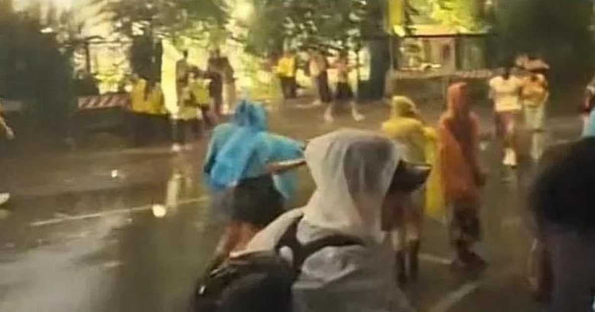 Ndërpritet në mes koncerti i Bad Bunny në Milano  evakuohen me urgjencë 80 mijë spektatorë nga arena