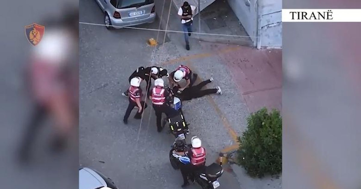 Arsenal lufte në një qese  Arrestohet 52 vjeçari me granata dhe tritol në Tiranë  EMRI VIDEO 