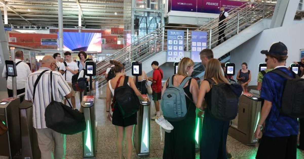 Fluksi në aeroportin e Rinasit  Hita  Përpunohen deri në 56 mijë pasagjerë në ditë
