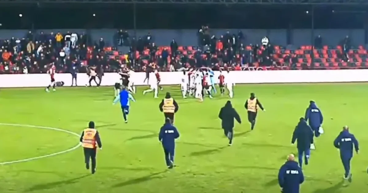 Dhuna në Vlorë  reagon Teuta  U goditën lojtarët  ishte e pamundur të vazhdohej ndeshja