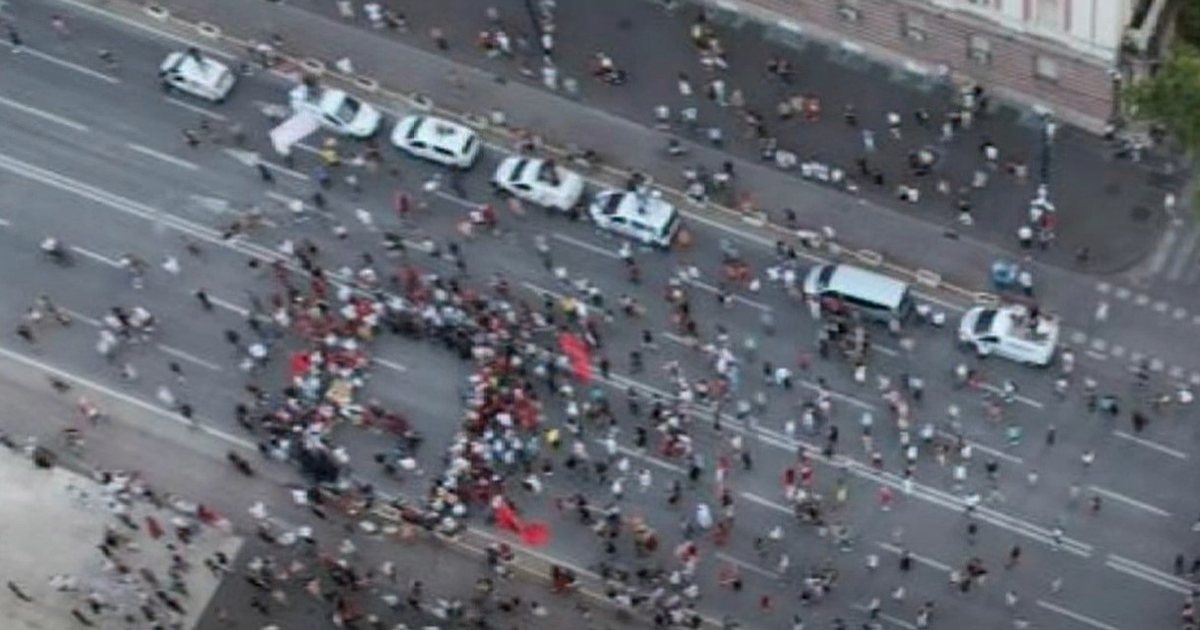 Taulant Balla  Kjo tanimë është protesta e Saliut  Flamingot u zëvendësuan nga sorrat e ardhur nga Kosova dhe Maqedonia
