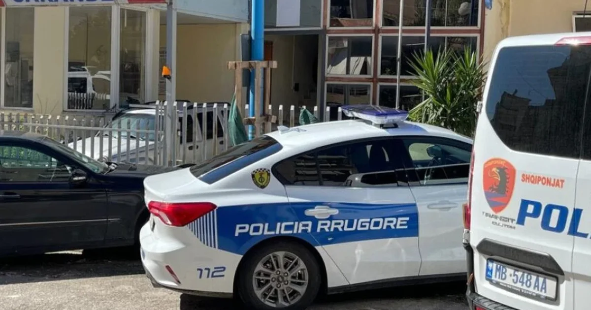 Sekuestrohen 4 pistoleta  Glock  në aksin Kardhiq Delvinë  dyshohet se kishin destinacion Sarandën 