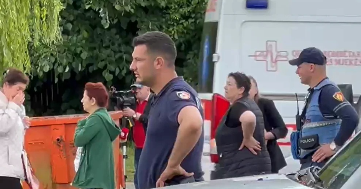 Video rrëqethëse  Kolegu i policit të plagosur në krye të detyrës në Maliq   mbytet  në lot 