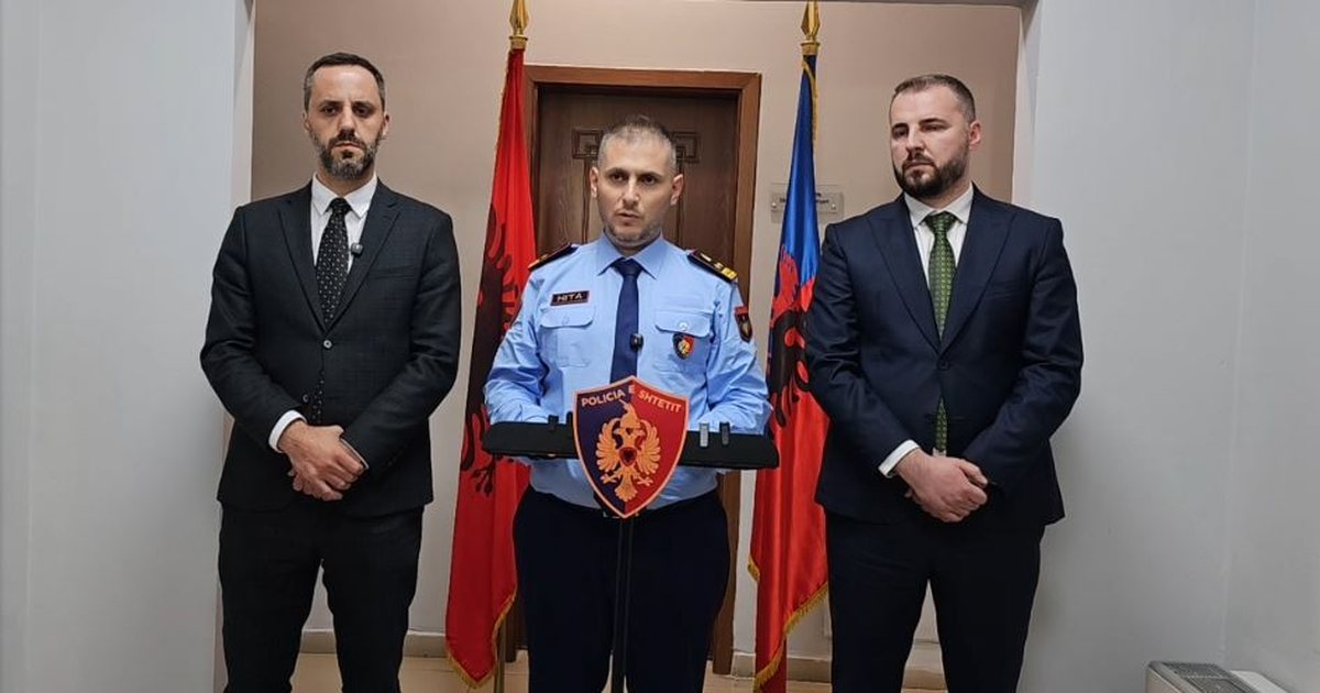 Skënder Hita jep detajet nga vrasja e efektivit të Policisë në Maliq  Në aksion morën pjesë 40 efektivë  ishin me antiplumb  por autori përdori Kallashnikov