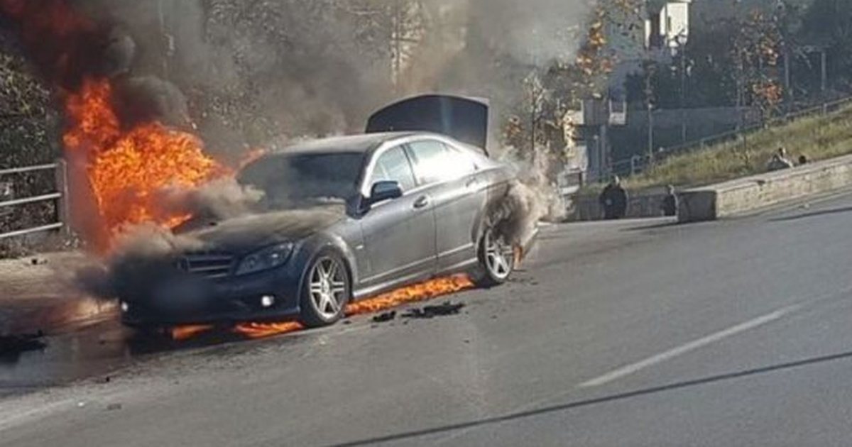 Digjen dy makina në Elbasan  çfarë dyshon policia