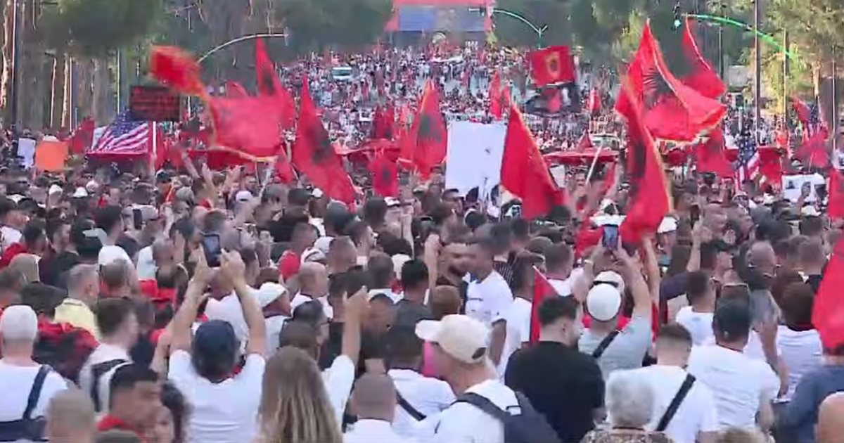 Iu bashkohet dhe diaspora   Mijëra shqiptarë mblidhen në ditën e 21 të të protestës
