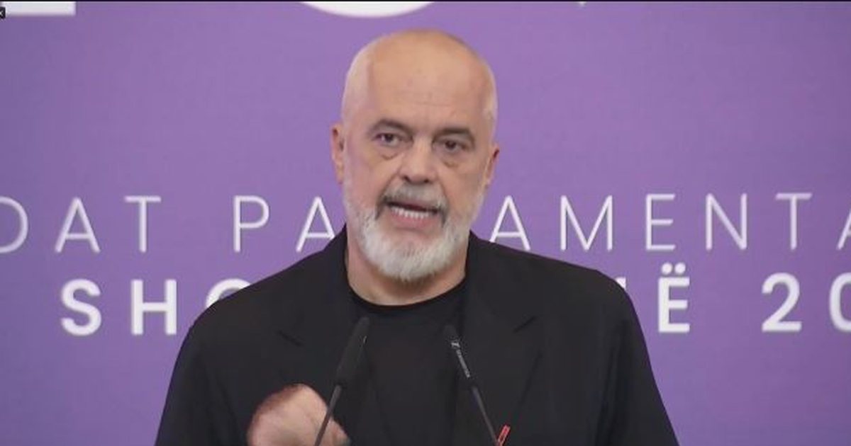  Kanë  parkuar  fytyrën në vend të prapanicës   Rama  iu lëshohet  socialistëve  Prandaj nuk  zënë vend  të vërtetat tona  nuk i thoni me empati 