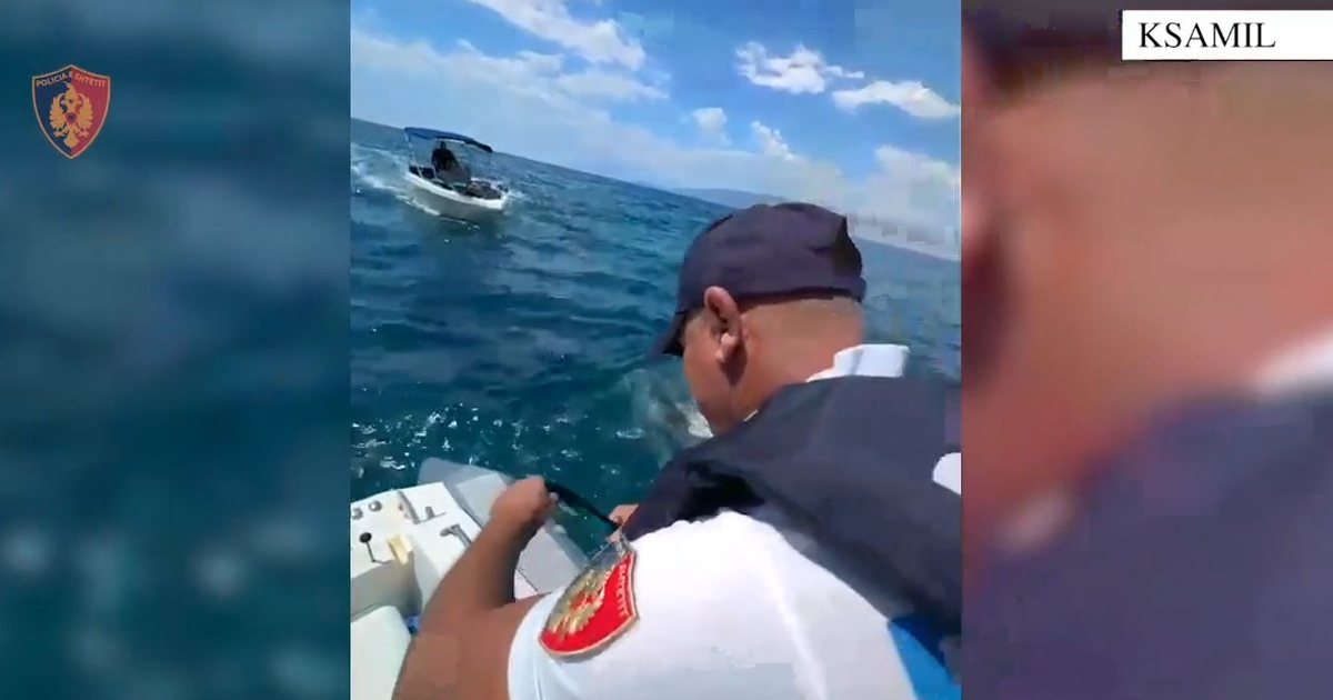 VIDEO  Policia shpëton dy turistët ukrainas në Ksamil  që po iu fundosej skafi