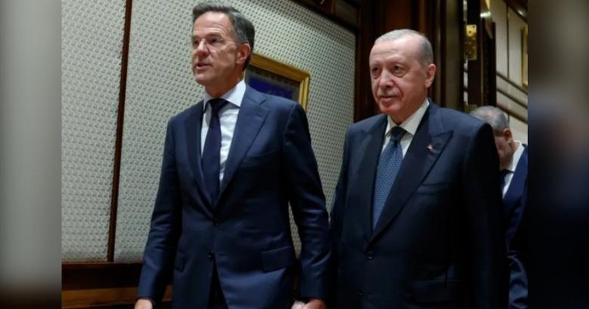 Erdogan dhe Rutte dorë për dore në Samitin e NATO s  fotografia që po tërheq vëmendjen 