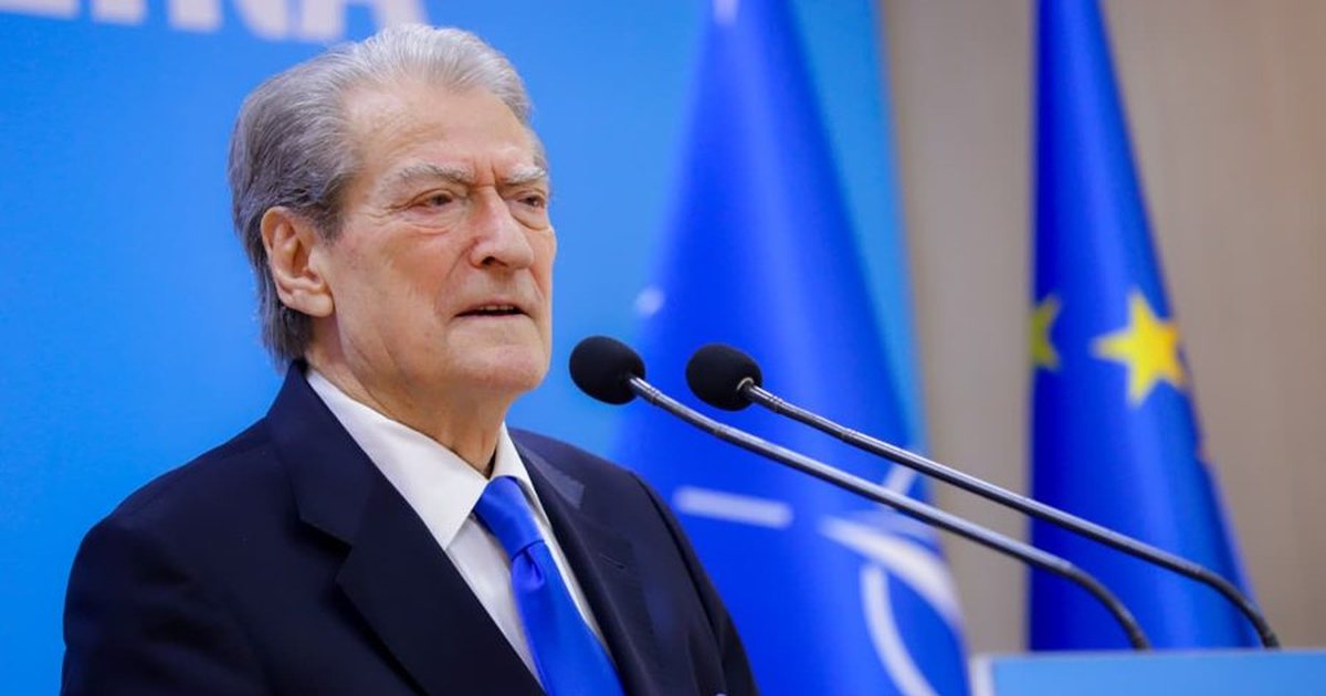 Berisha zbulon skenarin e tubimit të sotëm  Kryengritje e fuqishme paqësore 