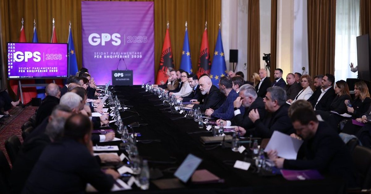 Foto  Plas sherri brenda PS së  Udhëzimet për propagandë u bënë lajm   Dalin SMS të e deputetëve 