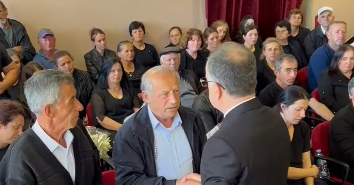  E keni lënë vendin në dorën e kriminelëve   Xhaxhai i policit të vrarë ia thotë në sy Bajram Begajt  Na mbyllët derën 