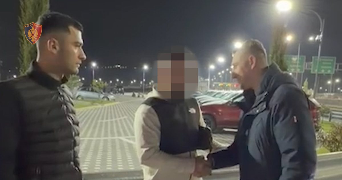 Policët në Rinas gjejnë dhe kthejnë çantën me 1000 euro