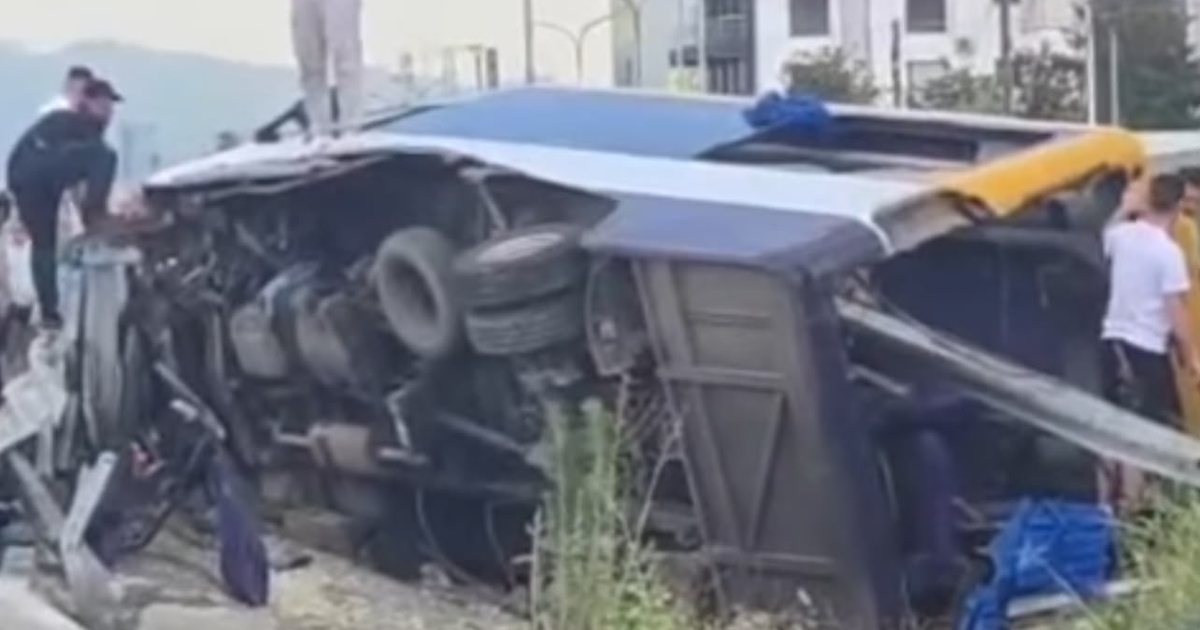 7 prej 12 të plagosurve në aksidentin e furgonit të Beratit janë në gjëndje të rëndë  mes tyre dhe një fëmijë 