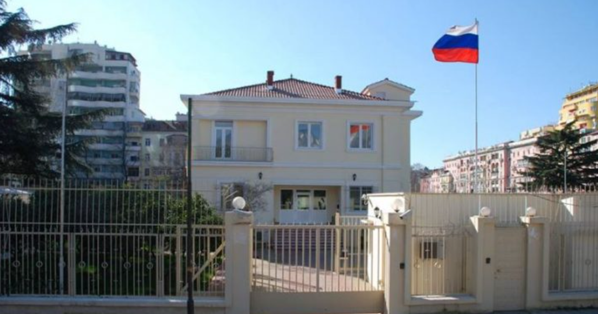 Rusia e habitur pas deklaratave të Tiranës zyrtare  se Moska qendron pas protestave në Shqipëri