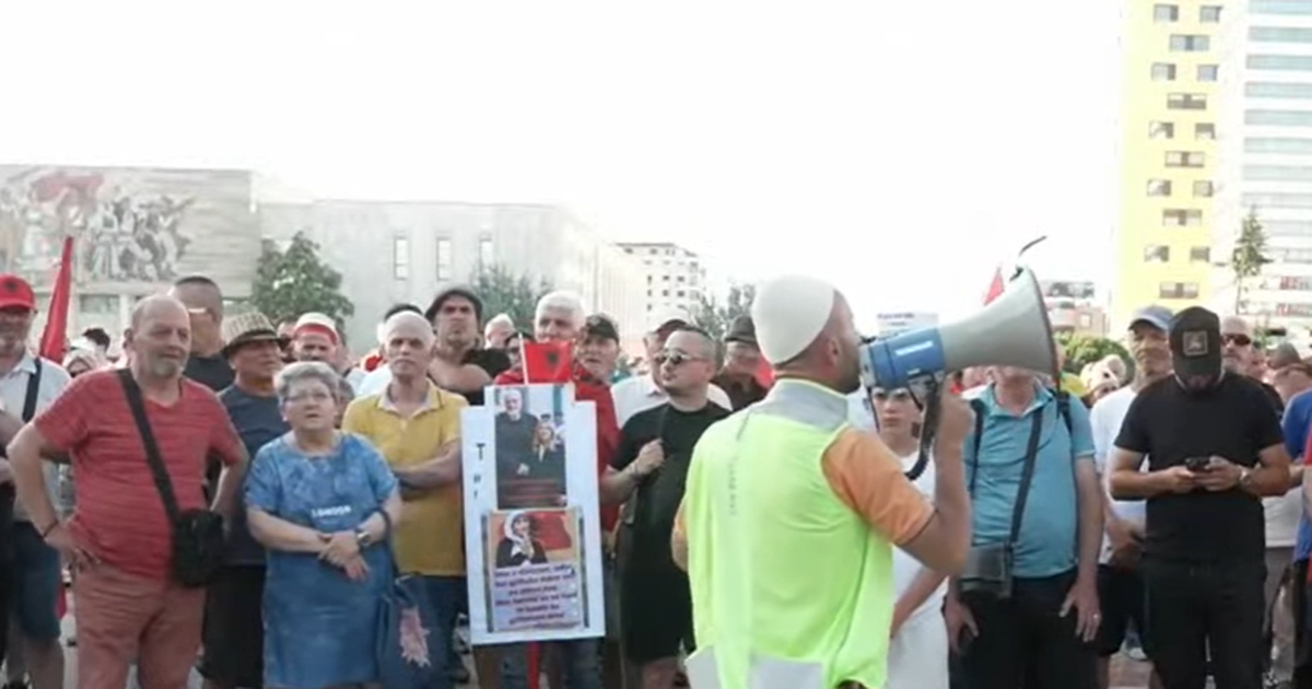 Temperaturat e larta  ndryshon orari i protestës
