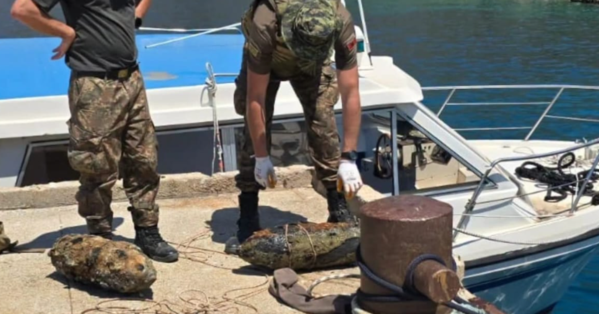 Nxirren nga deti dy predha të Luftës së Dytë Botërore në Porto Palermo