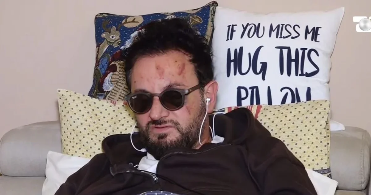 kam-frike-u-dhunua-barbarisht-gazetari-tozaj-me-lane-per-te-vdekur-ne-rruge