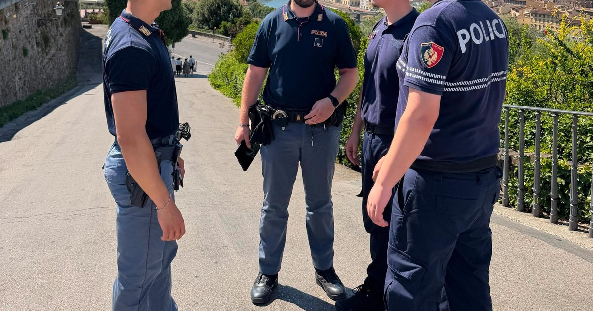 Policët shqiptarë patrullojnë krah kolegëve italianë në Firence gjatë sezonit turistik