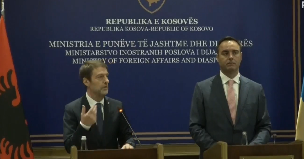 Kush prek Kosovën  prek Shqipërinë    Ferit Hoxha në Prishtinë  Kosova është prioritet absolut i Shqipërisë