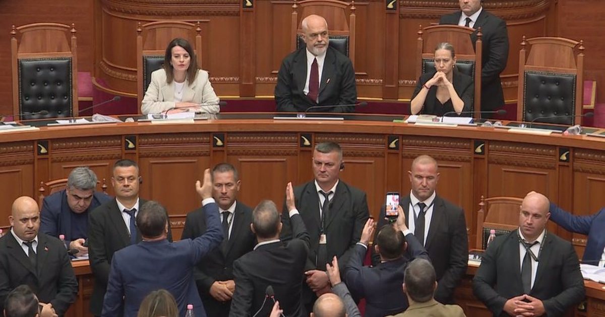 Raporti për Reformën Territoriale  Miratohet me 84 vota  prezent edhe Rama 