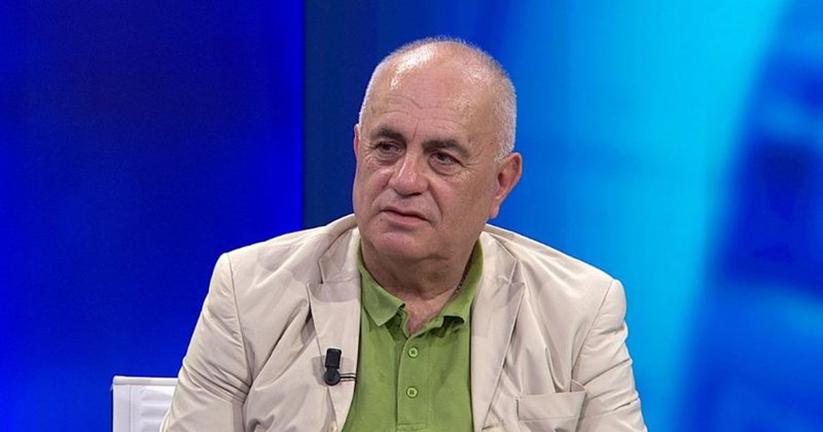 Artan Fuga Taulant Ballës  Kujdes se do të të ngulin ndonjë bisht çadre që të mos dish ku të vesh