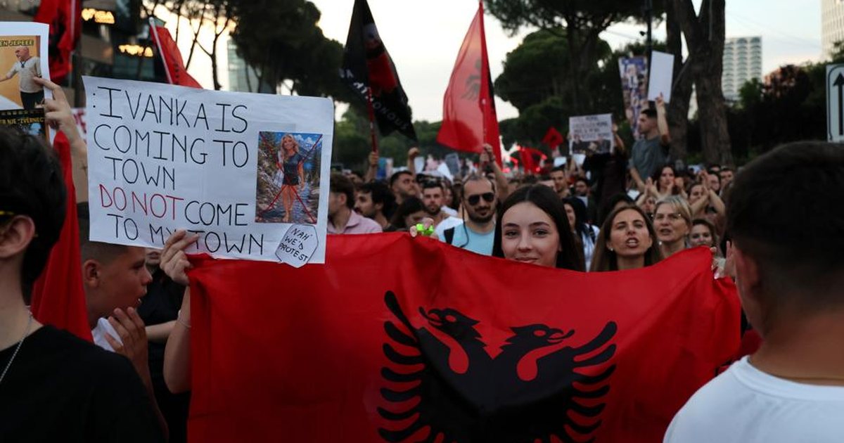 Një skicë për revolucionin flamingo