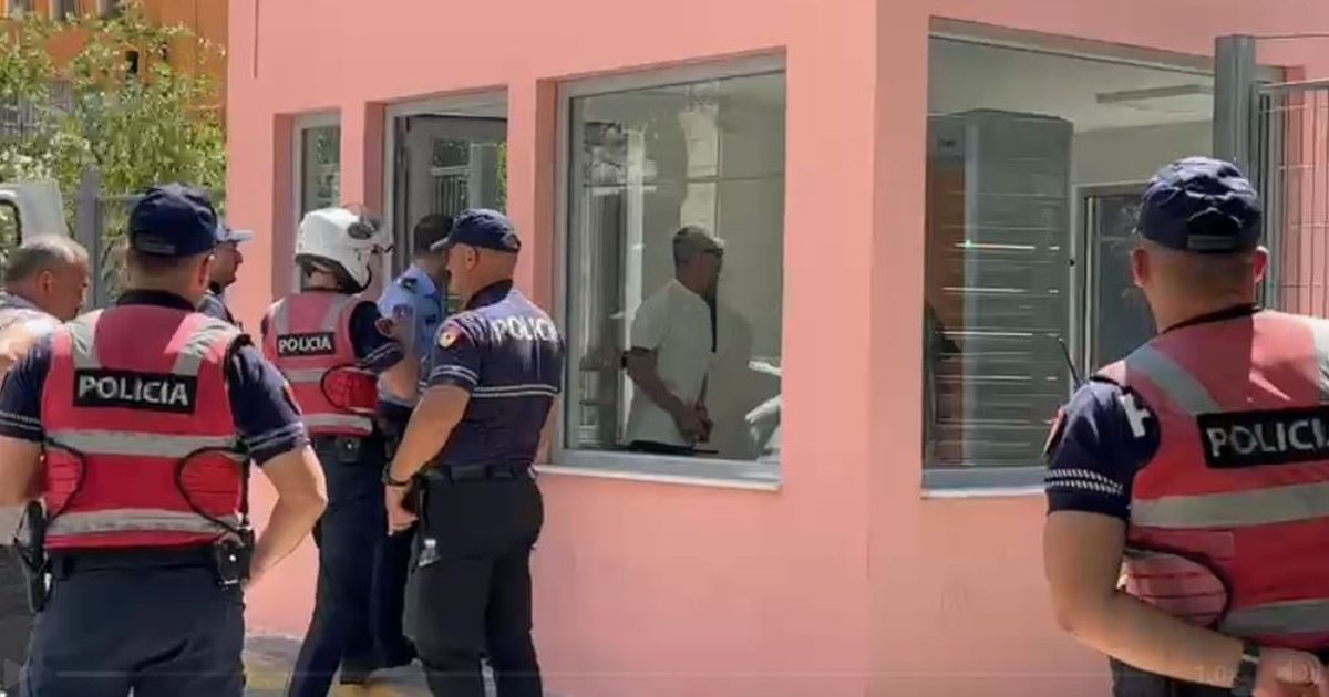 I akuzuar për vrasjen e ish policit Santiago Malko  Ilir Selmanaj paraqitet në GJKKO 