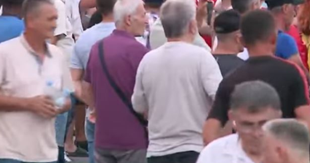  Djalin e vetëm e humba nga kanceri  s kishte ilaçe   Qytetari denoncon nga protesta mungesën e kushteve tek Onkologjiku 