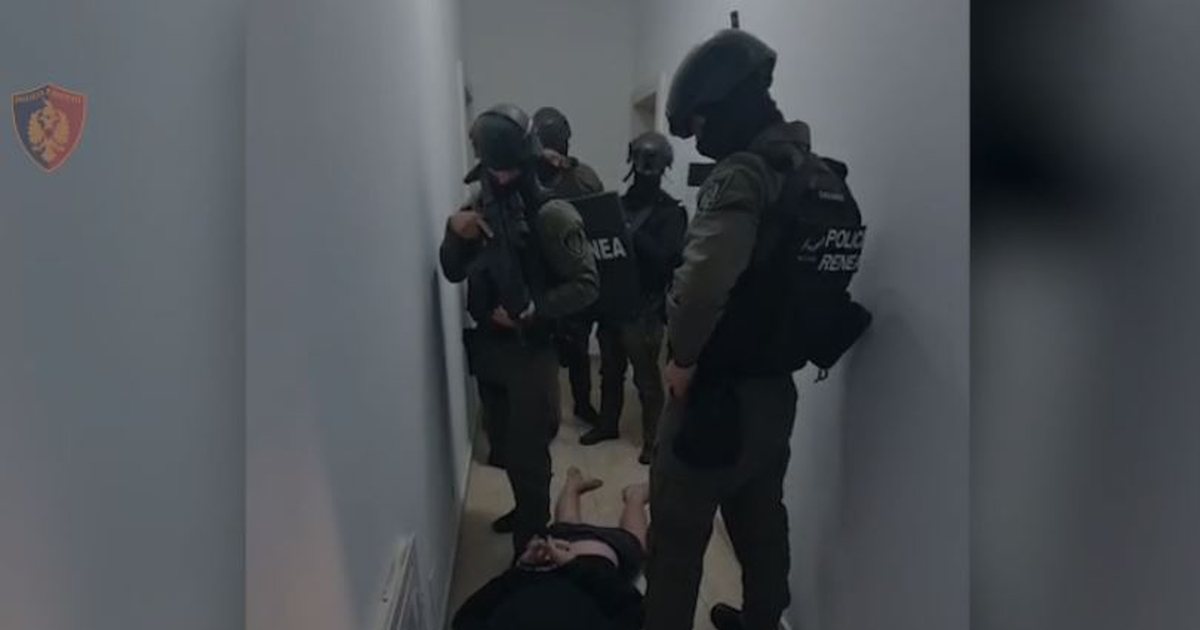 I  forti  Elbasanit në kërkim nga SPAK përplas makinën e policisë  FNSH zbarkon në Jug për ta arrestuar 