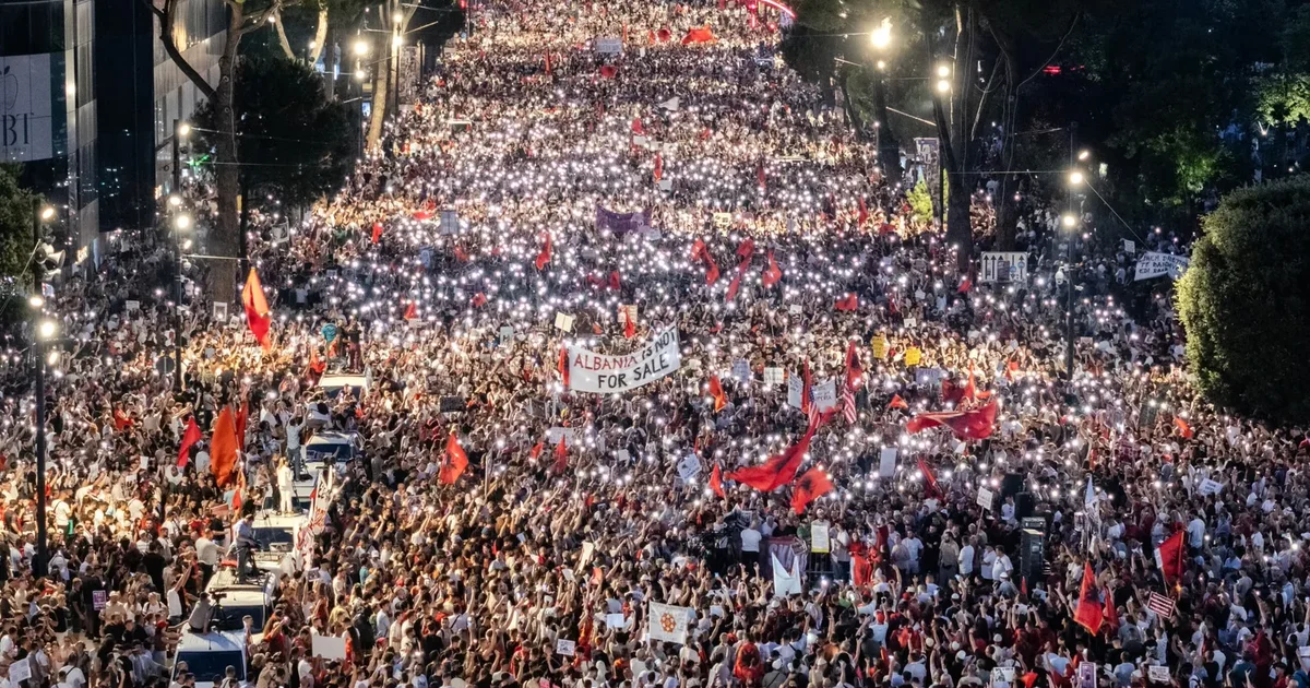 Protesta për Zvërnecin dhe 35 vjetori i PS  Policia e Tiranës plan masash  ja rrugët që bllokohen nga ora 16 00