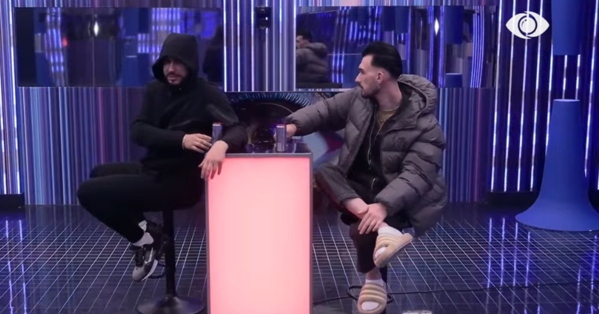 Kristi dhe Kejsi debat banal me njeri tjetrin  Do m i frysh bilbilit  Kur të duash ta jap unë  këtu e kam 