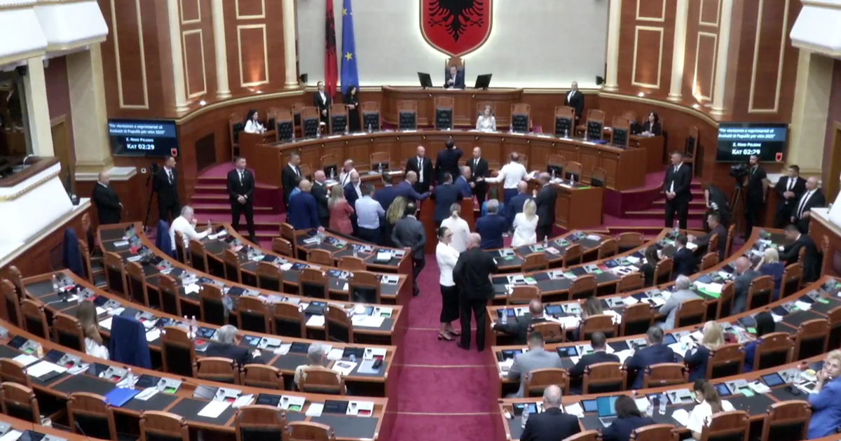  Do shkrihen 20 bashki   PS   PD  përplasje për reformën territoriale
