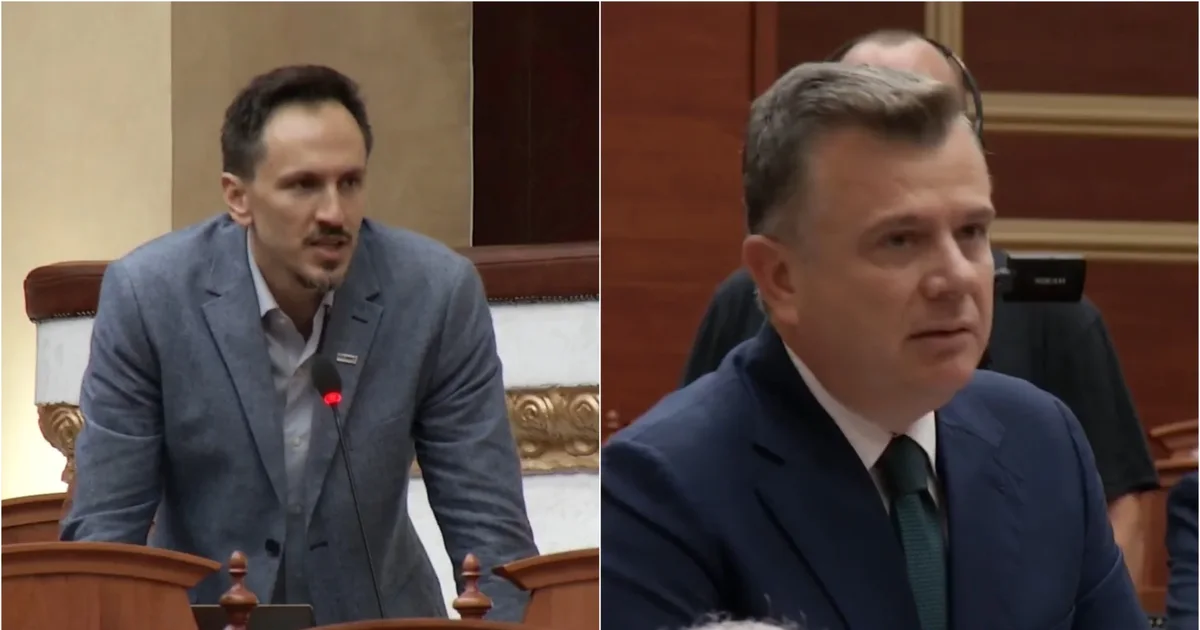  Mos u tall me protestuesit   Muçi përplaset me Ballën  Përballë nuk ke më Berishën  por rininë shqiptare