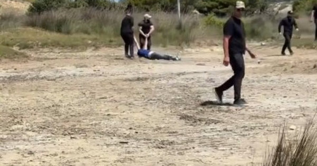 Protesta në Zvërnec  reagon policia  Shoqërohen 17 protestues  dy roje private nën hetim për dhunë ndaj protestuesve
