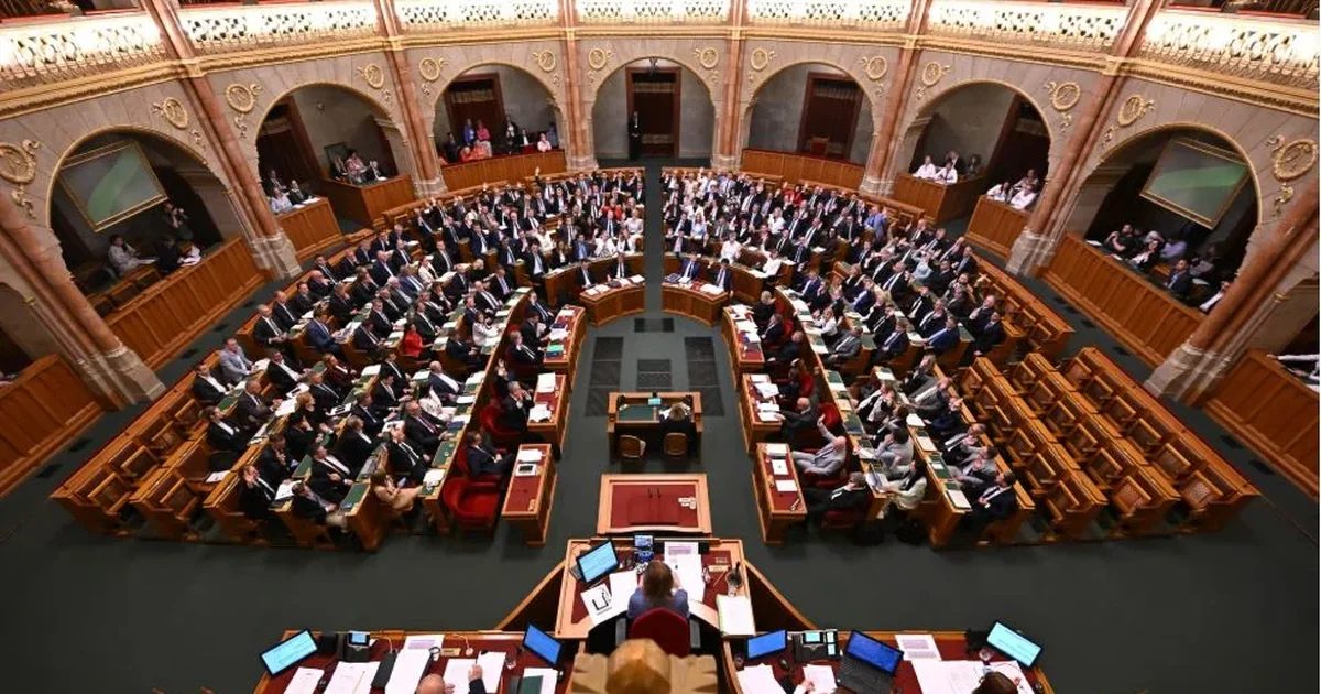 Parlamenti hungarez miraton ndryshimin kushtetues  Asnjë kryeministër nuk do të qëndrojë në detyrë më shumë se 8 vjet