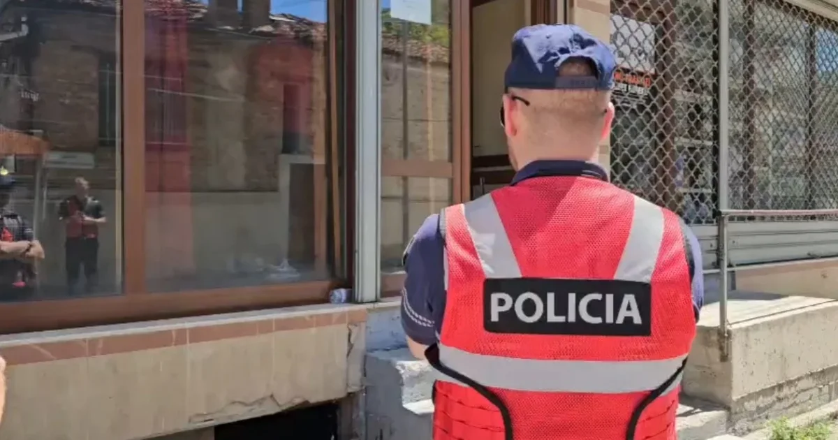 Sherr me sëpata në Korçë  një i plagosur