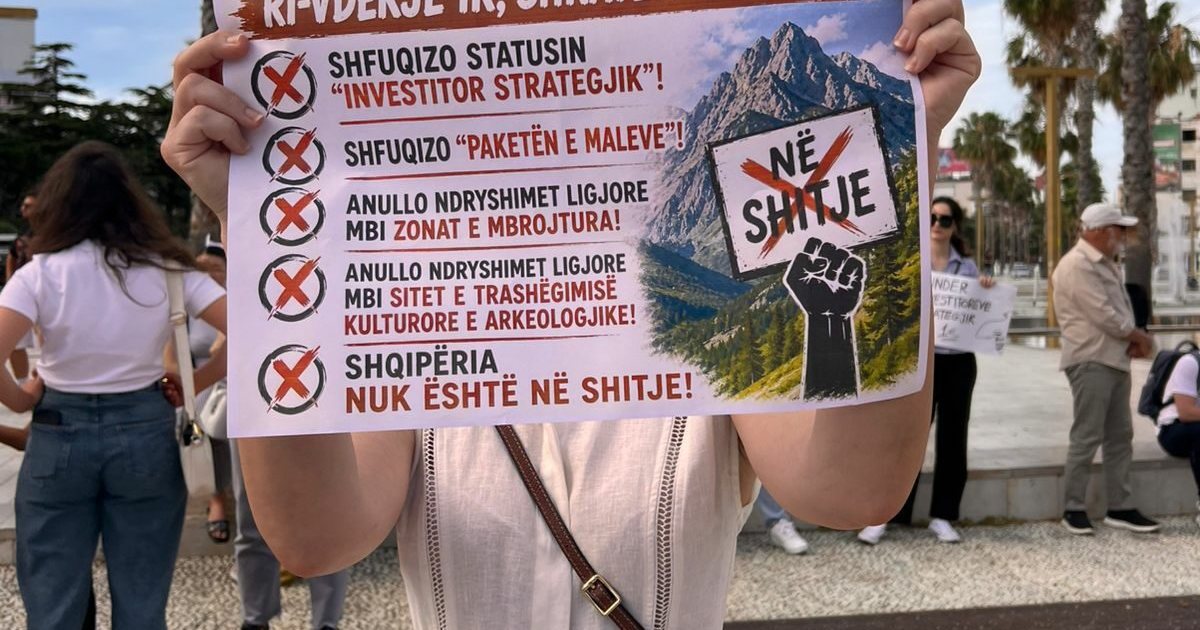 Jo vetëm në Tiranë  Protestë edhe në Durrës për Zvërnecin