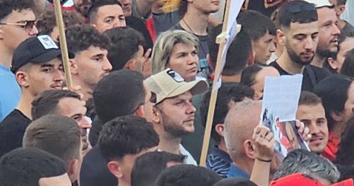 Habit shkrimtari i kthyer në analist  Irani po nxit luftën mes brezave në Shqipëri   