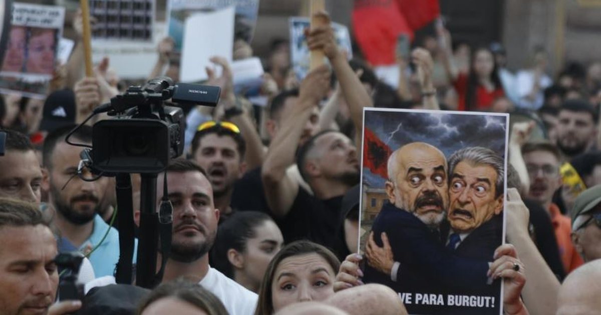 Përfundon protesta e tretë për Zvërnecin  kërkohet dorëheqja e qeverisë