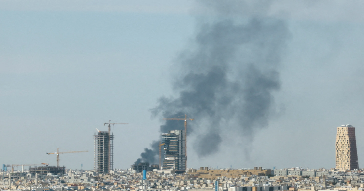 Irani godet qendrën e banuar në Arabinë Saudite  dy të vdekur dhe 12 të plagosur