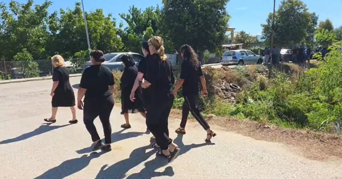 Familja Plaka në zi  sot ceremonia mortore për dy bashkëshortët që u vranë nga ish dhëndri