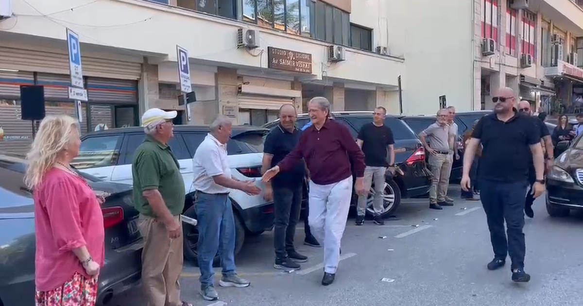 Berisha paraqitet në SPAK  mbështetësit e urojnë për heqjen e non gratës  VIDEO 