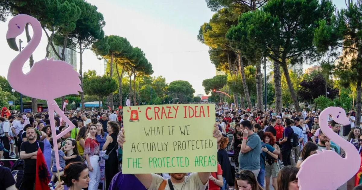 a-ka-nderhyre-irani-ne-proteste-flet-ish-drejtuesi-i-shish